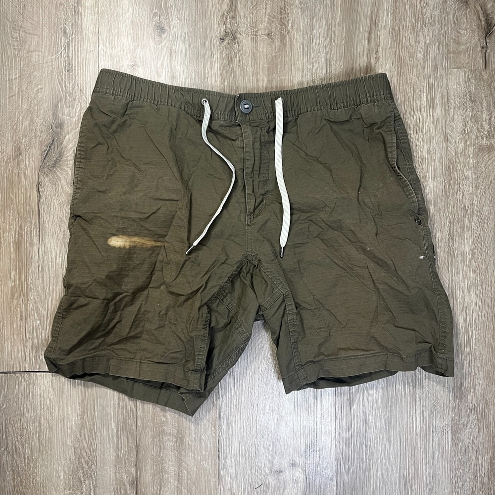 Vuori Men's Ripstop 8.5" Shorts Green Olive XL Olive Green Cotton Blend FLAWS